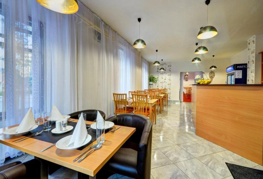 Hotel Hvezda Bruntál المظهر الخارجي الصورة