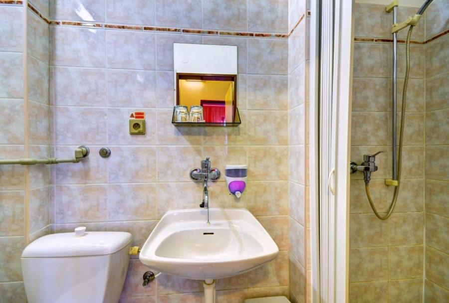 Hotel Hvezda Bruntál المظهر الخارجي الصورة